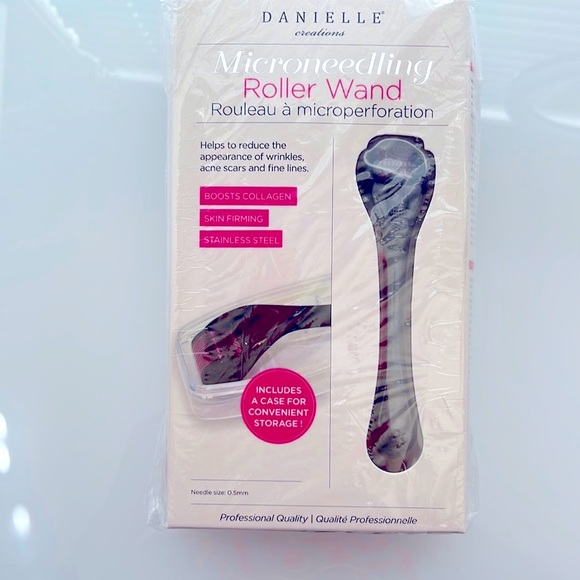 Danielle Creations Microneedling Roller Wand - Black - Picture 2 of 5